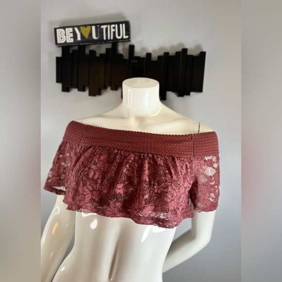 WISH & Whim Ruffled Lace Crop Top Size Small - Picture 1 of 6